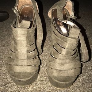 Forever 21 PLATFORMS HEELS